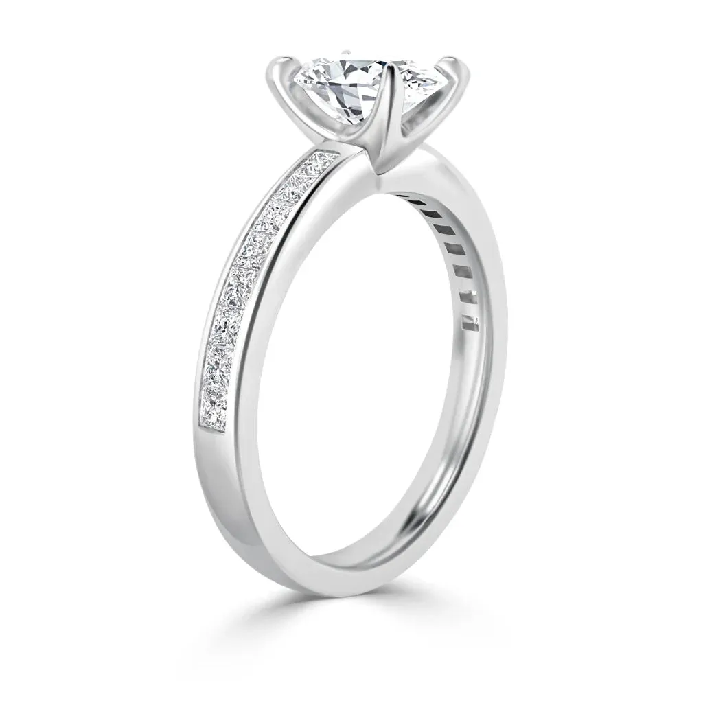 Amelia - 18ct White Gold - Oval