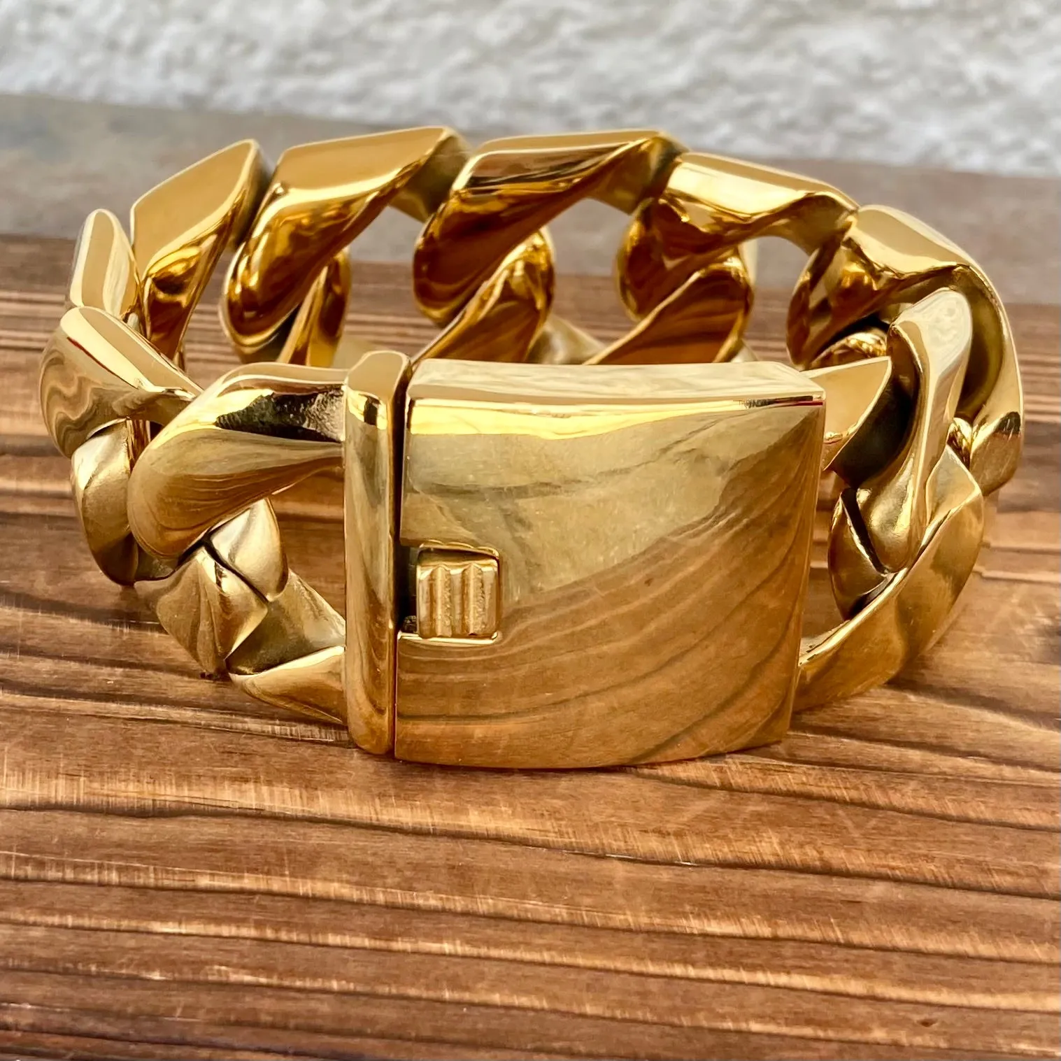 Bagger Bracelet - Gold - 1.25 Wide - The Classic - B30