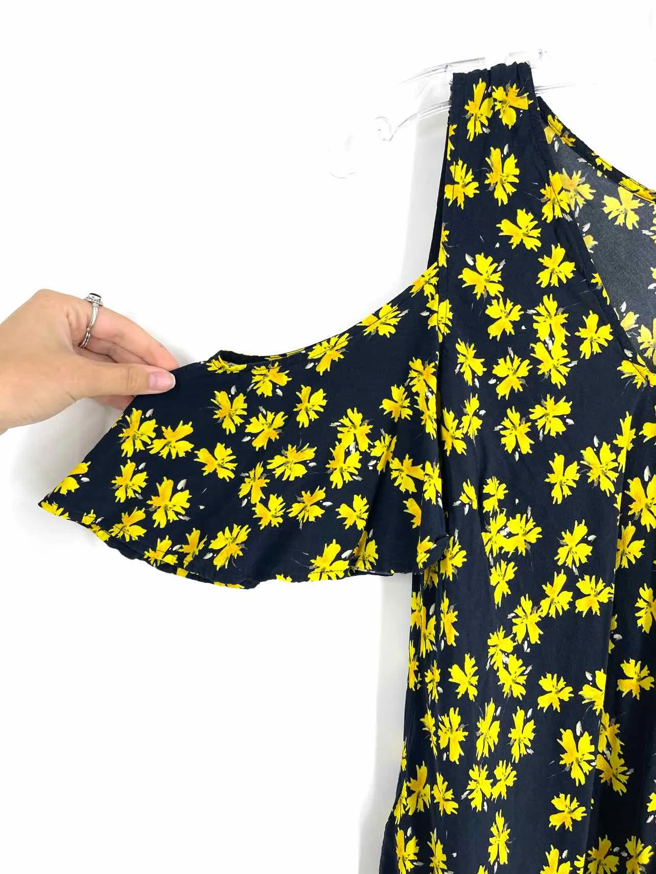 Derek Lam Collective Size XS/S? Navy/Yellow Cold Shoulder Top-Short Sleeve