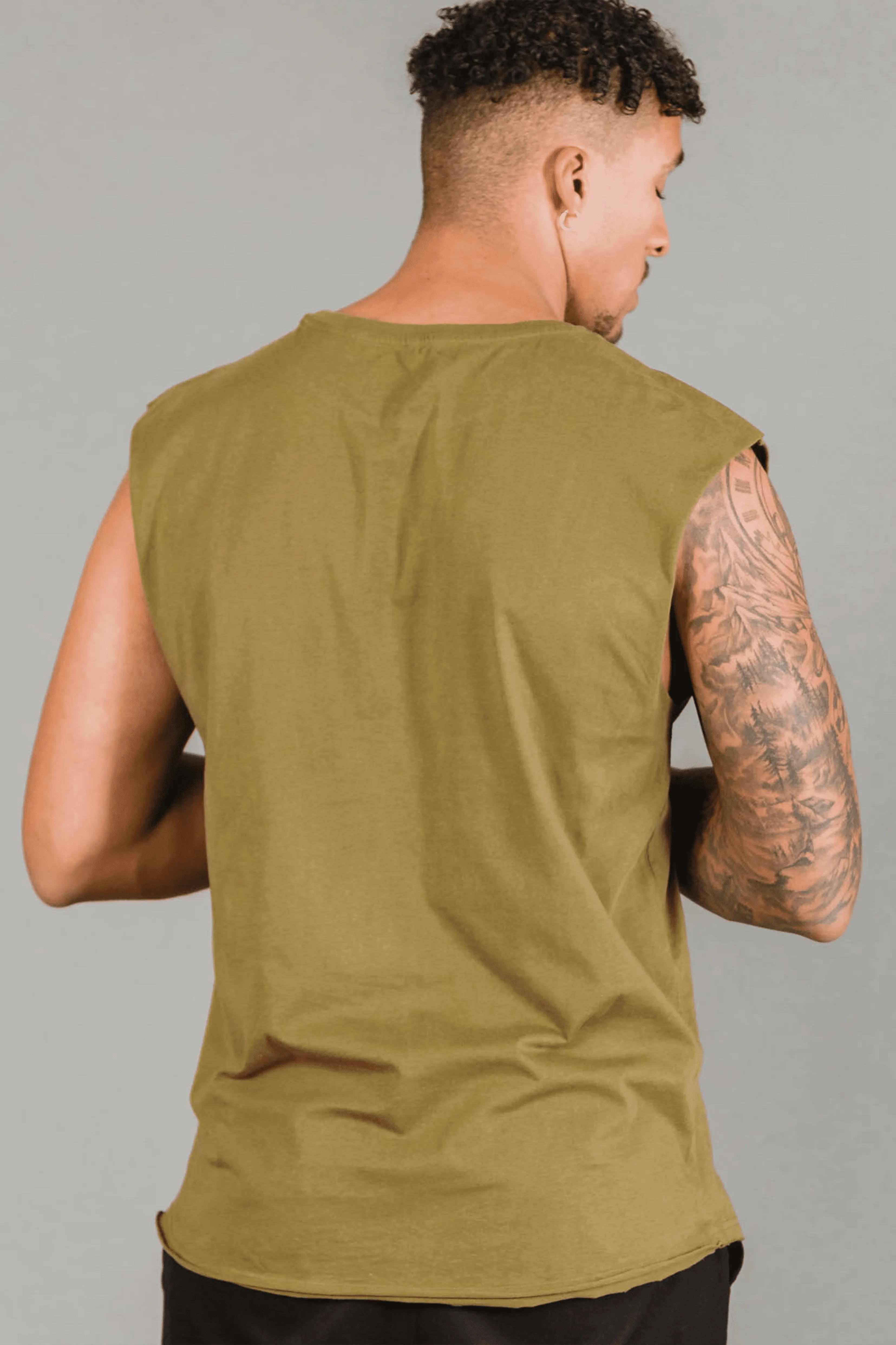 Mani Sleeveless Tee in Olive